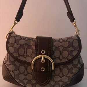 Limited 2006 re-edition soho Coach Tan and Brown Signature Buckle Shoulder Bag